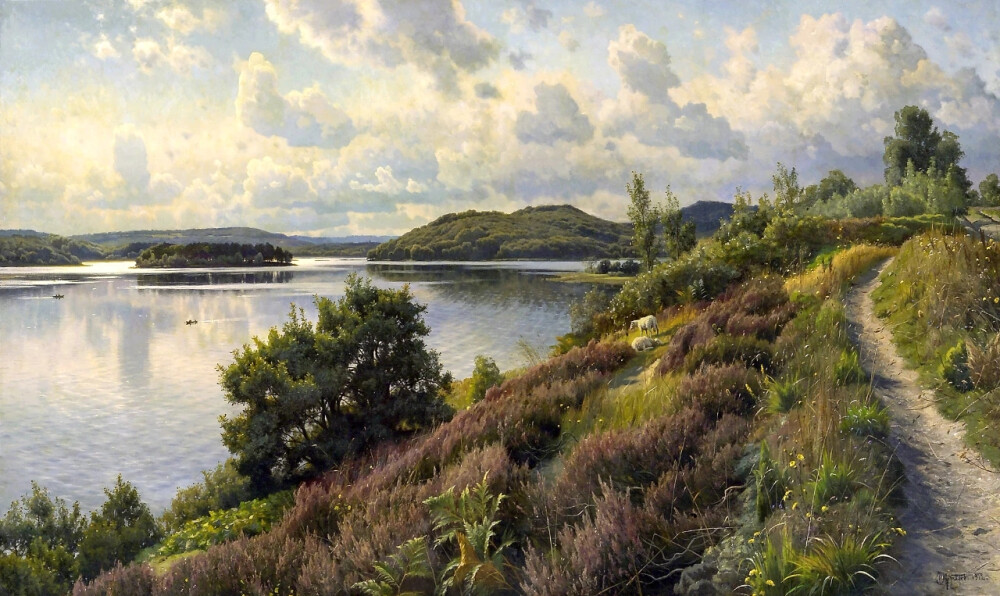 蒙森德，Peder Mørk Mønsted，（1859 -1941） 丹麦的现实主义画家，以他的风景画最为出名。他运用印象派对光、气氛和色彩的影响，成为许多其他印象派画家拒绝的传统学术手稿的基础。他的森林空地有时是黑暗的，小溪、池塘和反射池的私密景色常常与印象派作品中的光一样，都是关于阴影的。