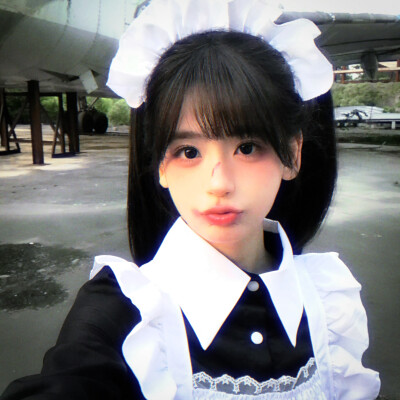 ✿ ♥︎․⁺<3‧⁺⸝⸝
