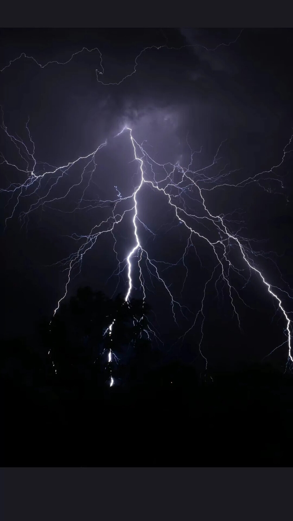 雷电背景图