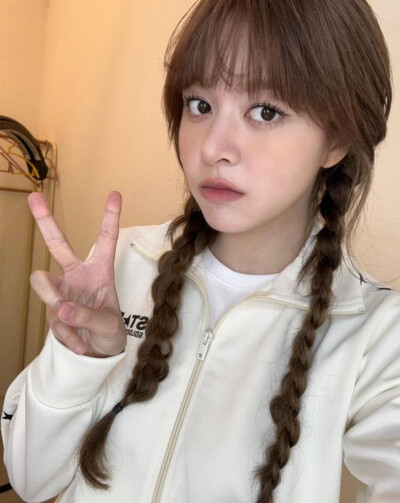Lily朴珍
Lilym