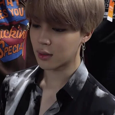 爱 轻易 几两支玫瑰