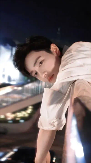 肖战  「肖烟四起，为战而来」