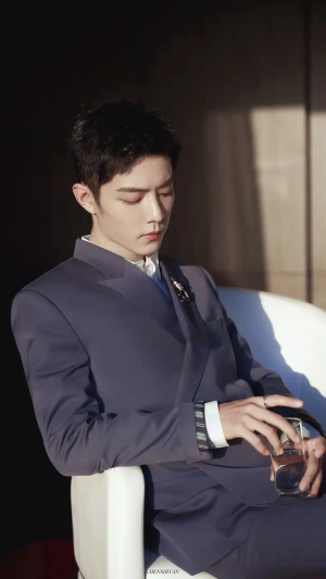 肖战  「肖烟四起，为战而来」