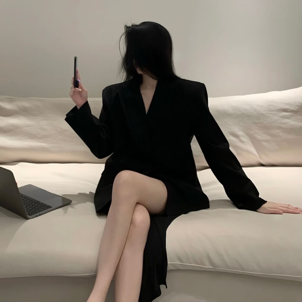 像救赎的光又像坠落的灰