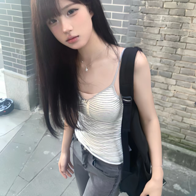 女