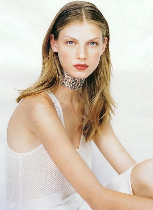 Angela Lindvall