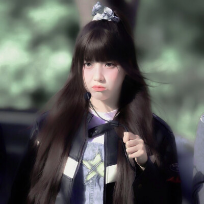Verde smeraldo＂...云山那抹绿（Облака рассеются.）
girlgroupcd