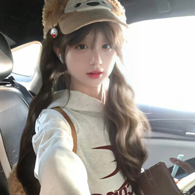 【锦鲤-】女生 头像 自截
