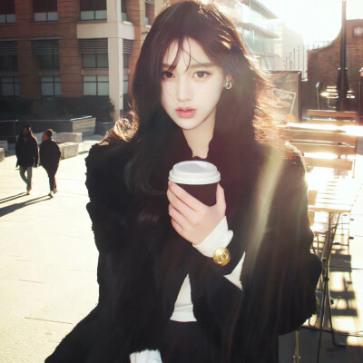 【锦鲤-】女生 头像 自截
