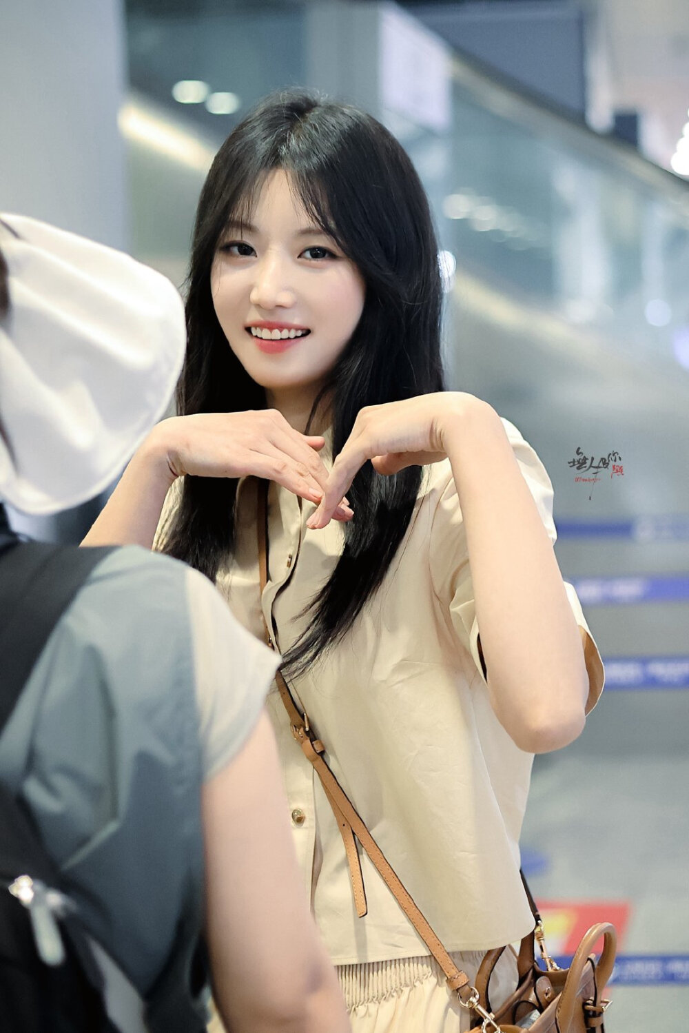 cr.无人及你丨卢昱晓