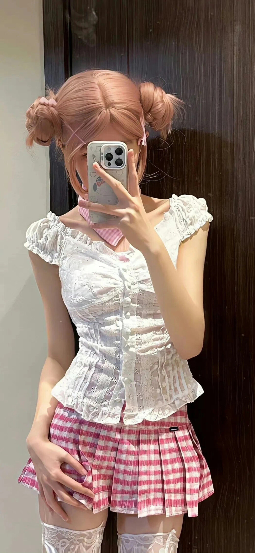 ，