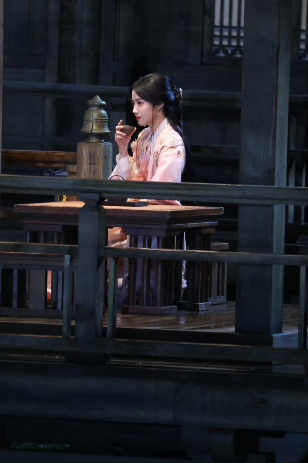 cr.无人及你丨卢昱晓