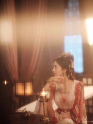 狐妖小红娘·月红篇  
杨幂 饰 涂山红红