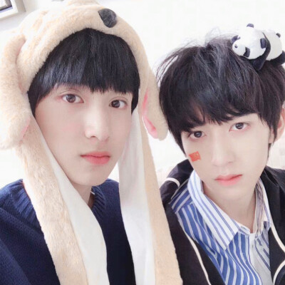 没事哒
妈妈会一直陪着你们的