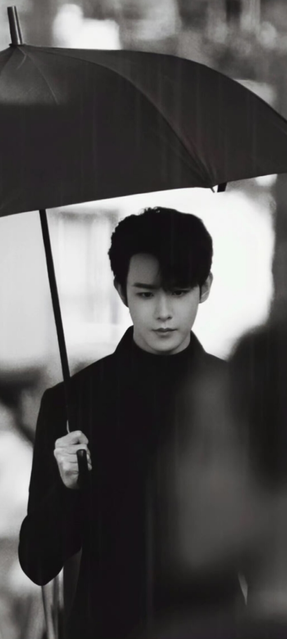 田嘉瑞1204
燃霜为昼 冷文笙白昼 （路透）
cr:水印