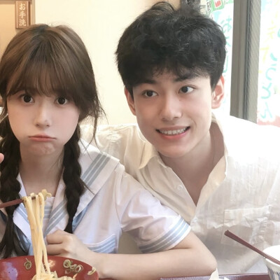 有人形容我像木头 我并未在意 我觉得木头会燃烧的更久