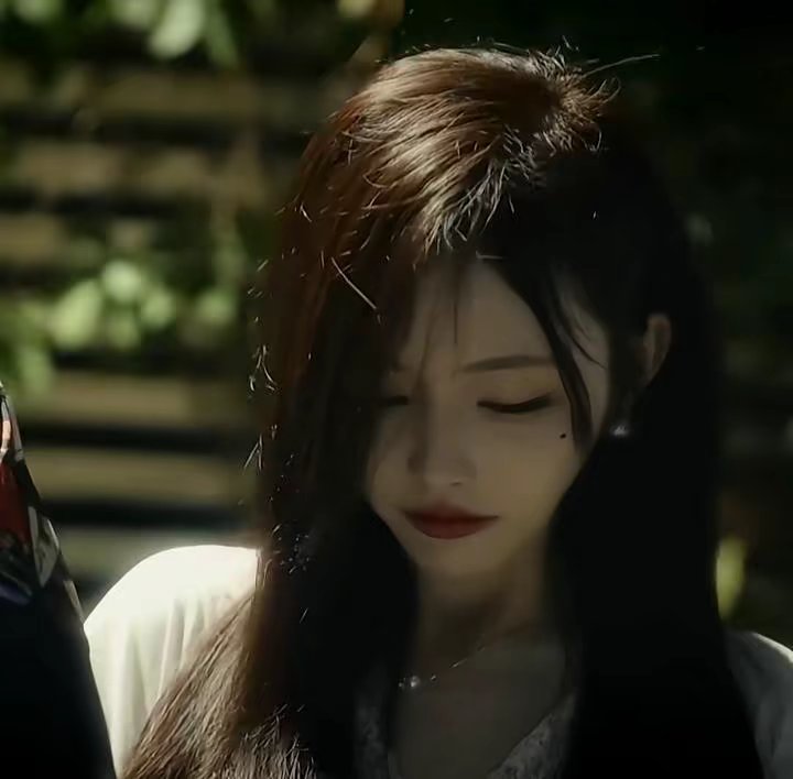 林洛洛自截头像