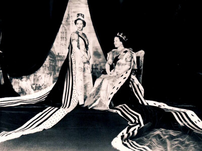  The Queen's mother, Queen Elizabeth, and her youngest daughter, Princess Margaret, in 1953. ​​​