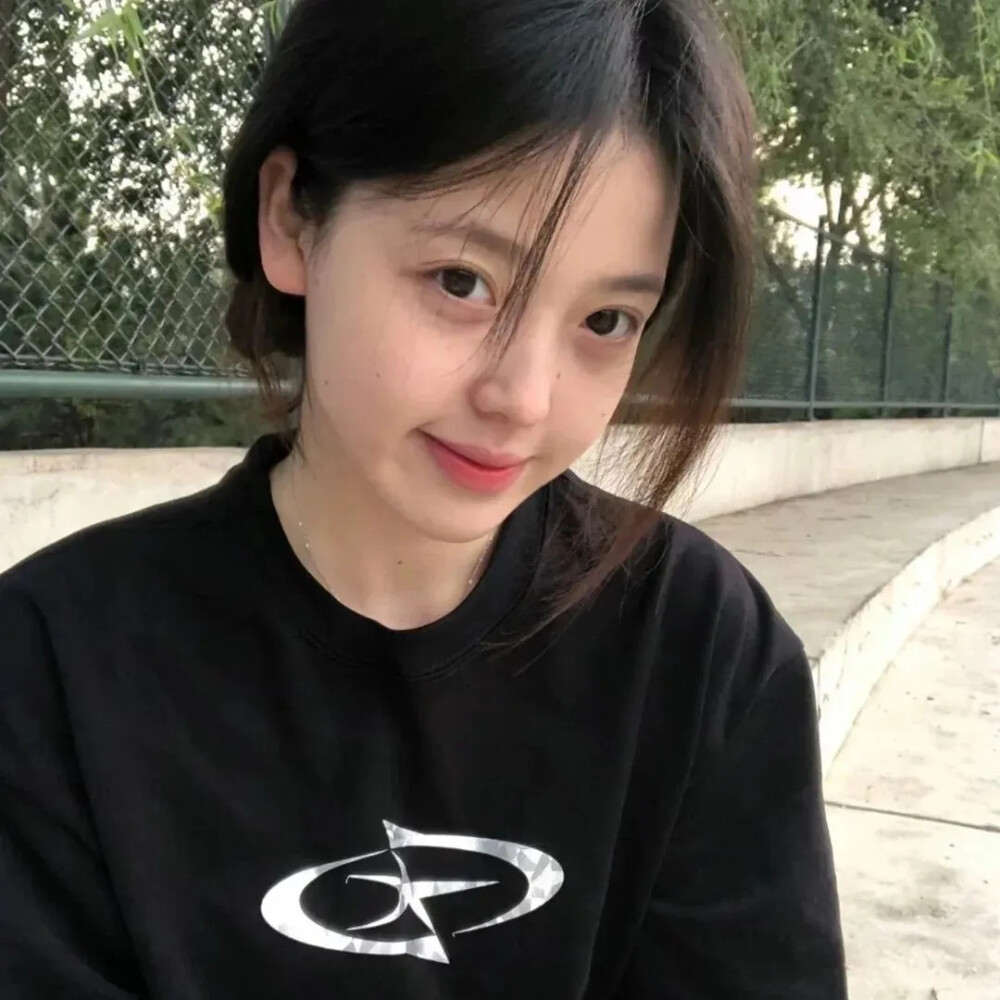 真人女生头像多风格ins氛围感