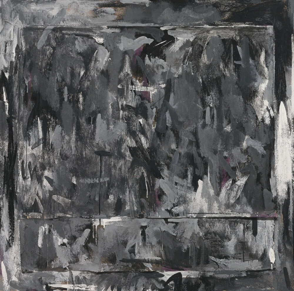 贾斯珀·约翰斯
Jasper Johns
贾斯珀·约翰斯（Jasper Johns）被誉为美国最伟大的当代艺术家之一，他对图像的处理，物体和符号的占有力极强，如他的标志性旗帜，使平常熟悉的事物变得陌生。从他在雕塑中的创新到其在绘画中对拼贴的使用等，重点呈现贾斯珀·约翰斯职业生涯中的各种重要风格。
