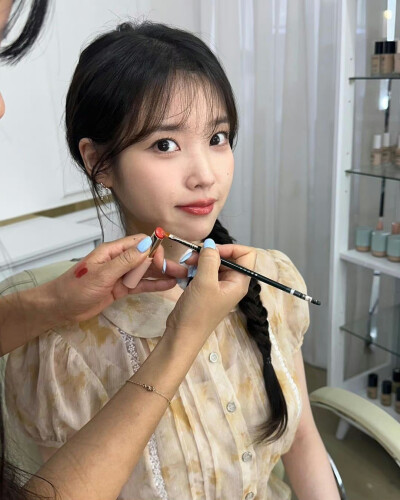 IU