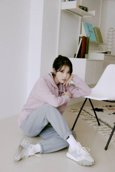 IU