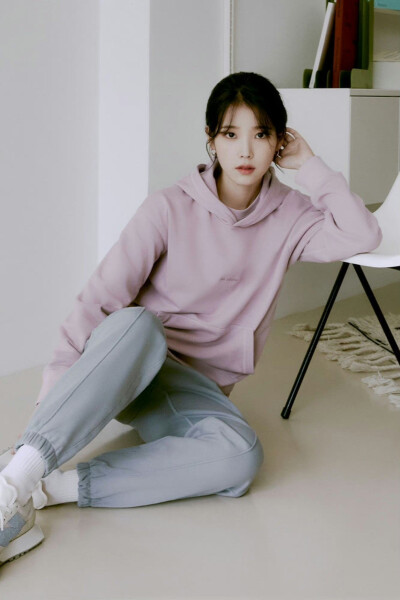 IU