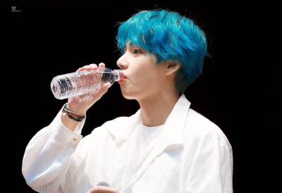 防弹少年团 四次元少年 金泰亨 V #壁纸 #头像