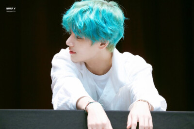 防弹少年团 四次元少年 金泰亨 V #壁纸 #头像