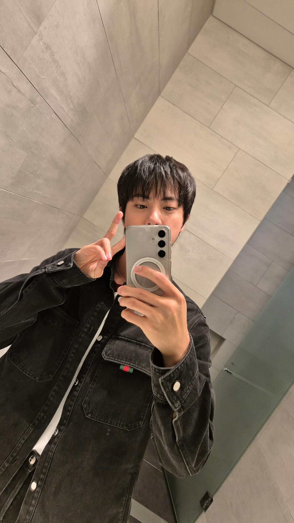 金硕珍
240918 weverse