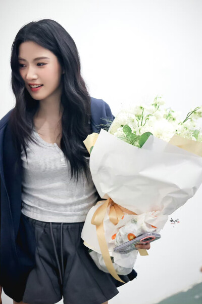 cr.无人及你丨卢昱晓