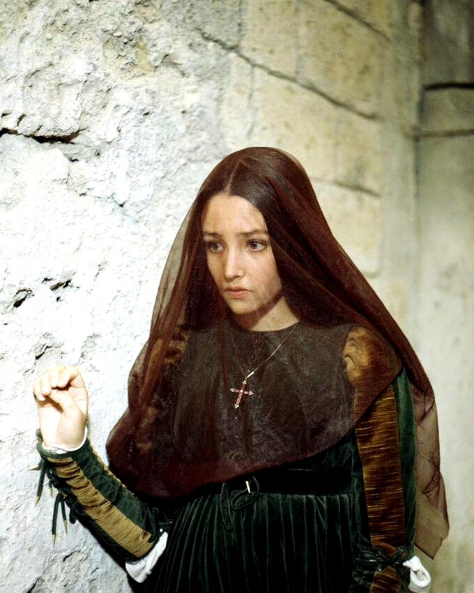 Olivia Hussey
奥丽维娅赫西 ​​​