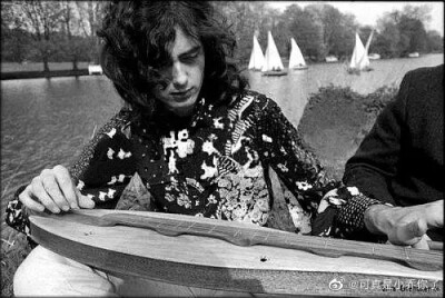 Jimmy Page齐柏林飞艇