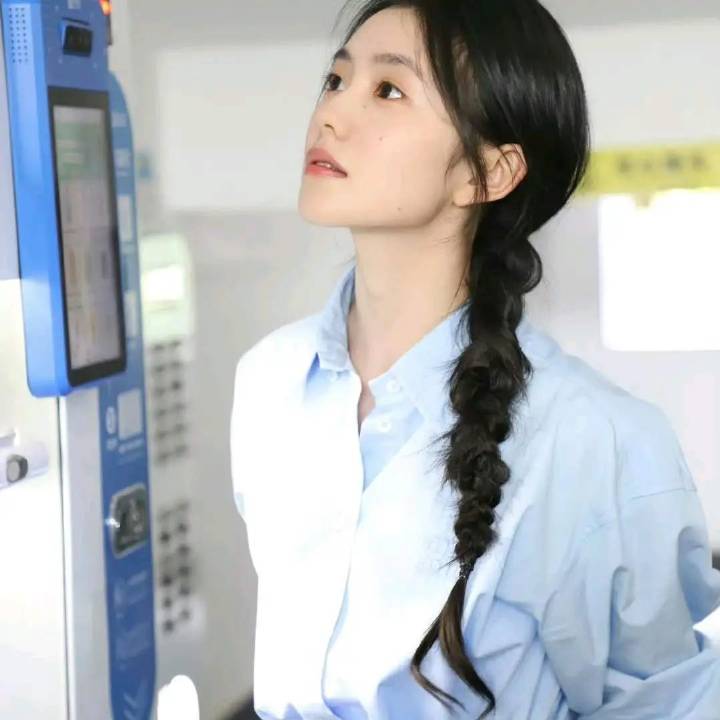 刘浩存头像