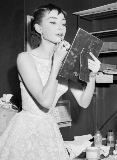 Audrey Hepburn，1954