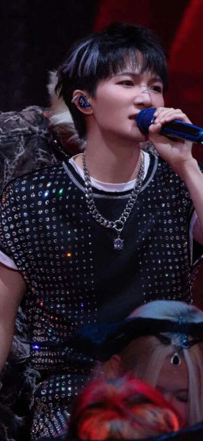 周深的绝美壁纸