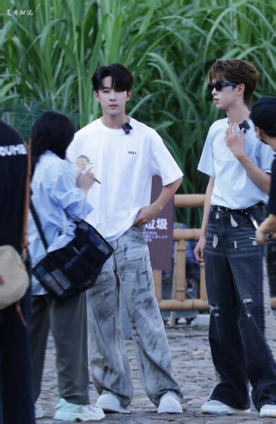 cr.夏日甜沅_Zik
卓沅 小何