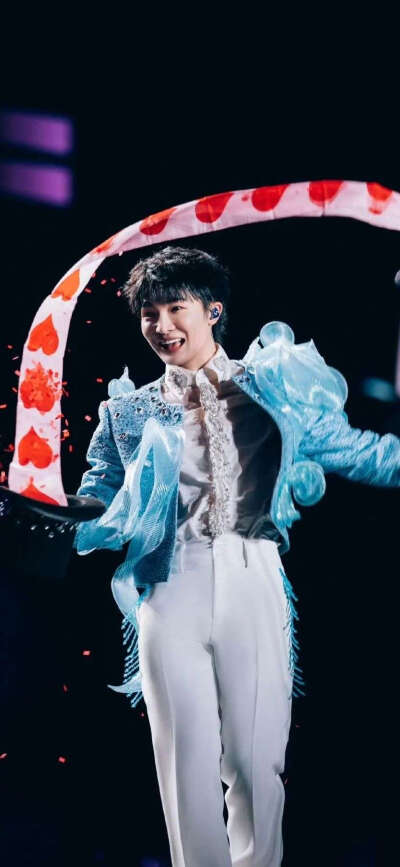 周深的绝美壁纸