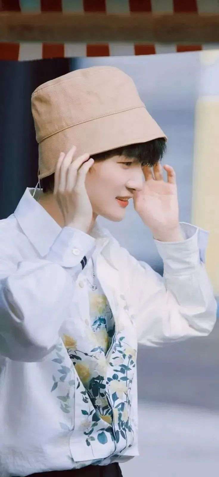 周深的绝美壁纸