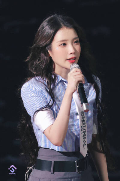 IU