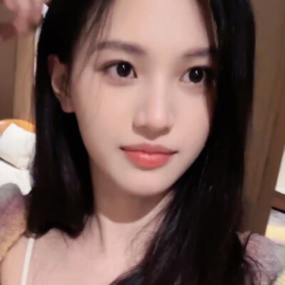 你仿佛一束光照进了我平平无奇的生活里