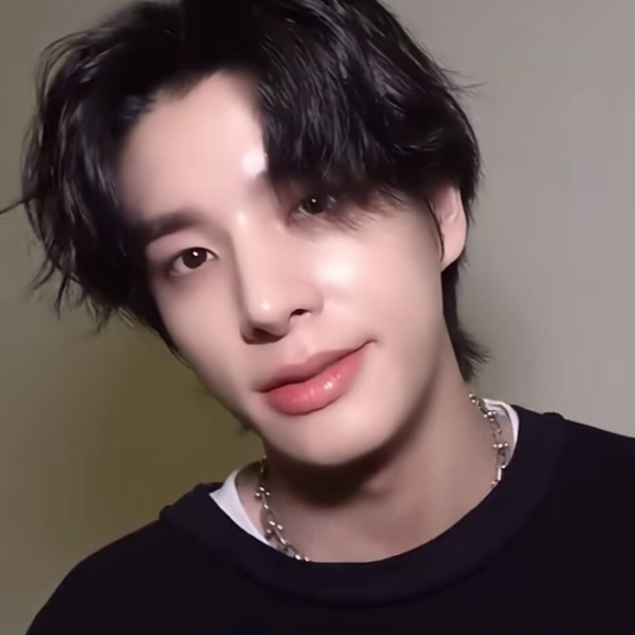 沈载伦
用图请收藏(˃ ⌑ ˂ഃ )