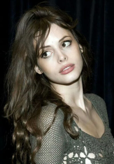 Charlotte Kemp Muhl