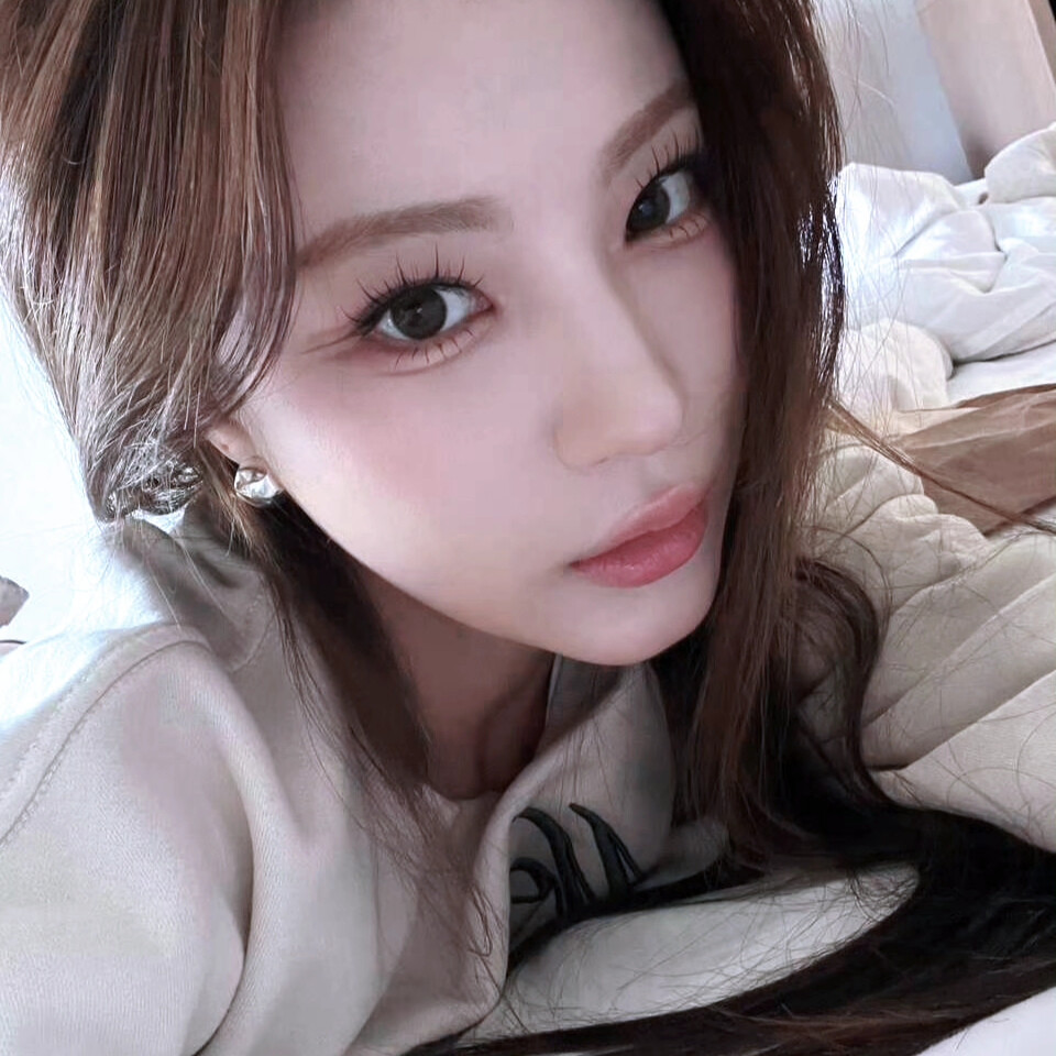 金硫然 池胥妍