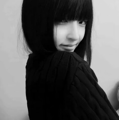 黑白女头
