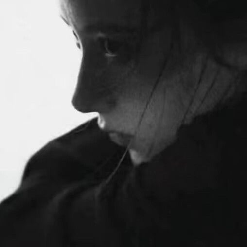 女头
