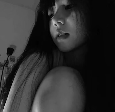 黑白女头

