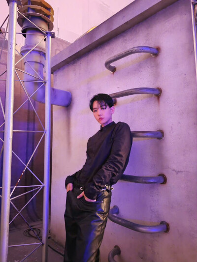 241007
【Weverse】个人官咖更新 伯贤 (BAEKHYUN) 'Hello, World - The 4th Mini Album' | Concept Photo Hello Ver. Behind Photo （1）
#边伯贤helloworld专辑 #边伯贤2024 #边伯贤weverse 