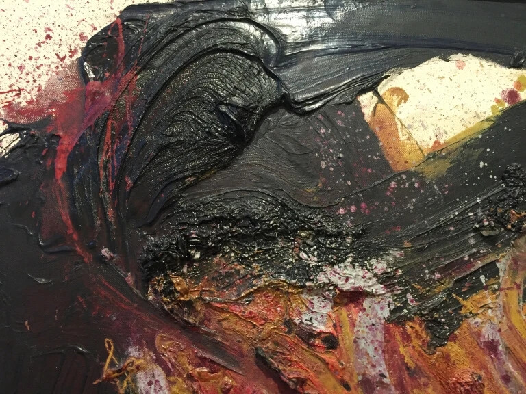 白发一雄（Kazuo Shiraga），日本画家、行为艺术家，日本“零族”艺术团体及“具体派”艺术团体成员，生于日本尼崎市。早期艺术创作带有行为艺术的形式，后期受美国抽象艺术的影响创作出独具特色的艺术手法——“足绘”。常将自己的艺术创作行为看作是身体的“瞬间生命力对生与死的诀择”。