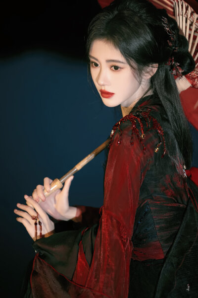 鞠婧祎▪壁纸
cr.青雾橘